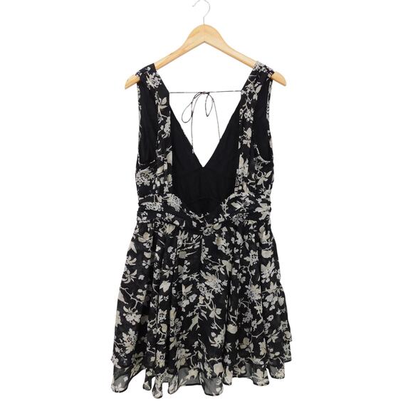 Abercrombie & Fitch Women's Black & White Floral Flirty Drama Mini Dress Size‎ L - Picture 2 of 5